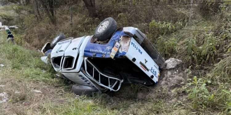 Presidente de Honduras expresa condolencias por muerte de cuatro policías en accidente de tránsito en Lempira