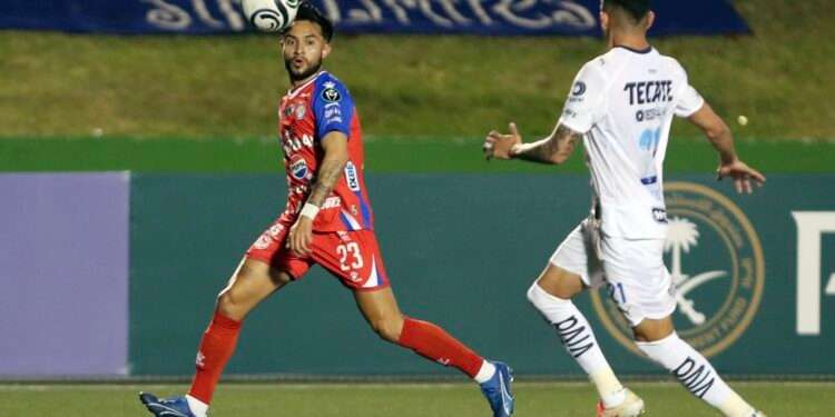 Xelajú MC de Guatemala deja escapar el triunfo y empata 1-1 ante Monterrey en la Concacaf Champions Cup
