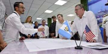 Guatemala dice que avanza en la modernización de sus puertos para fortalecer el comercio y la seguridad logística