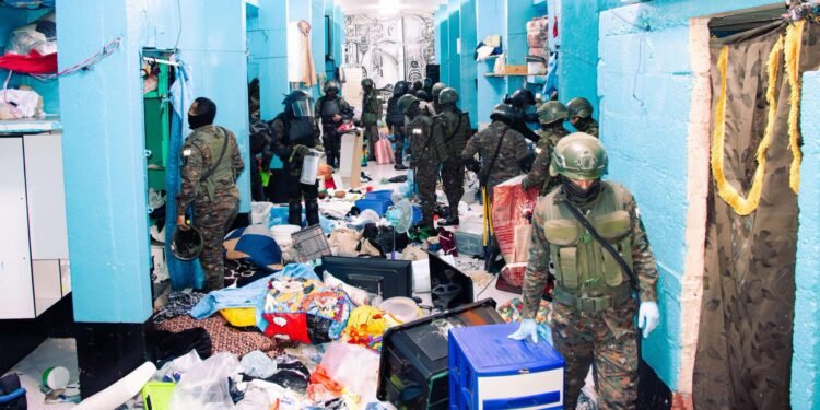 Guatemala construye nuevas cárceles de máxima seguridad y busca retomar el control del sistema penitenciario, según Arévalo