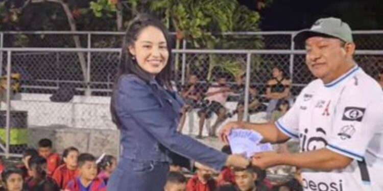 Entradas de Shakira en El Salvador desatan polémica política, acusaciones, desmentidas y una cacería de boletos