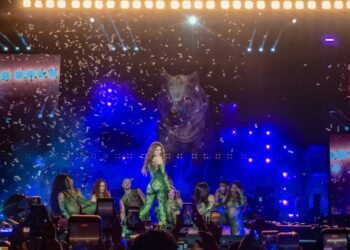 Shakira inicia su residencia en El Salvador con lleno total y un show de alto impacto