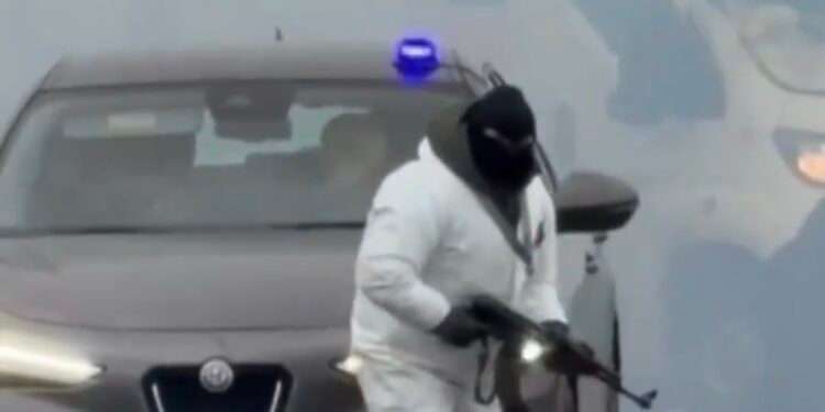 Asalto a furgones blindados en Italia deja tiroteo y detenidos tras ataque de película