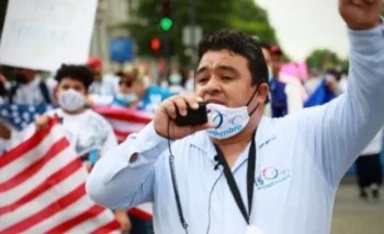 Líder migrante hondureño responsabiliza al gobierno de Xiomara Castro por la pérdida del TPS y pide acción al nuevo Ejecutivo