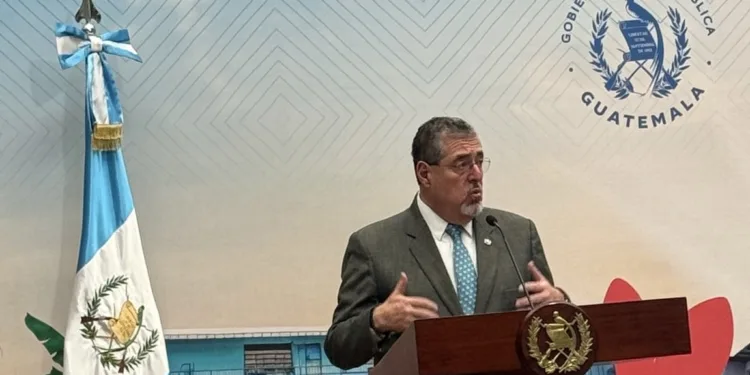 Casi 3 mil personas arrestadas en Guatemala por Estado de Sitio, Arévalo dice que da buenos resultados