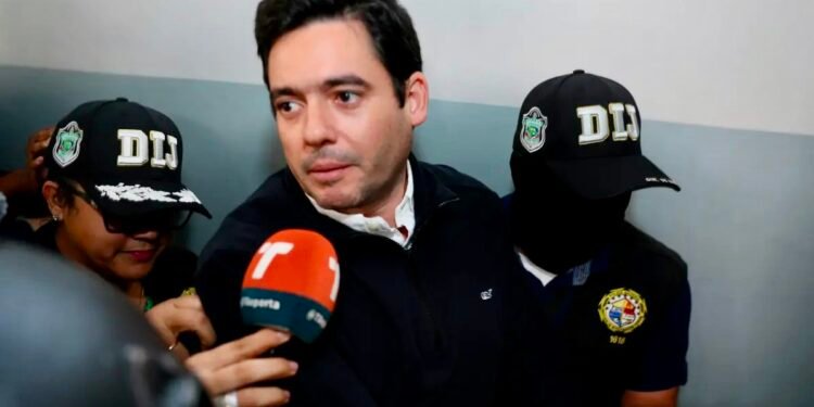 Exvicepresidente de Panamá acusado de corrupción pide revoquen su arresto domiciliario e insiste en su inocencia