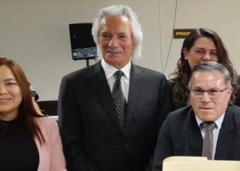 Juez en Guatemala ordena liberar al periodista José Rubén Zamora y le otorga arresto domiciliario