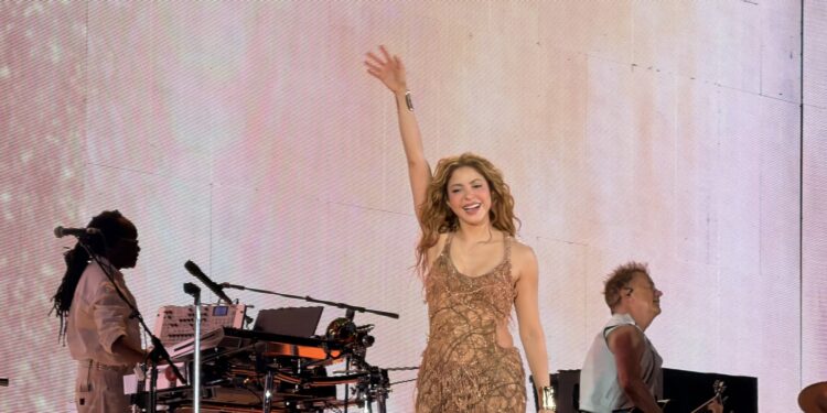 Shakira en El Salvador arrasa en su tercer concierto y mantiene lleno total en el estadio “Mágico” González