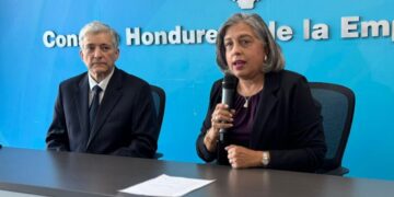 Gobierno de Honduras y sector privado analizan crisis de la empresa estatal de electricidad y deuda de $850 millones
