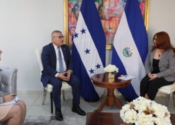 El Salvador y Honduras buscan impulsar cooperación e inversiones bilaterales