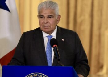 Presidente de Panamá sostiene veto a compañías de la UE tras decisión de mantener al país en listas grises