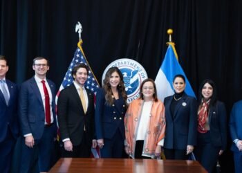 Canciller salvadoreña se reúne con secretaria de Seguridad Nacional de EE UU y hablan de cooperación en seguridad y movilidad laboral