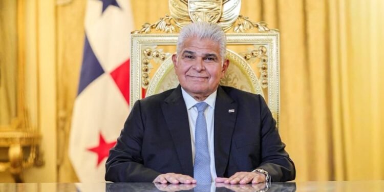 Presidente de Panamá anuncia operadores temporales para los puertos de Balboa y Cristóbal tras fallo contra compañía china