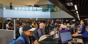 Impuesto de $1 a pasajeros extranjeros en Guatemala genera rechazo de aerolíneas por impacto en vuelos y turismo