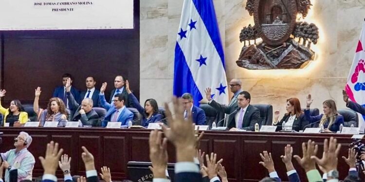 Congreso de Honduras aprueba Ley de Reactivación Económica que permite reestructuración del Estado y despidos por razones presupuestarias