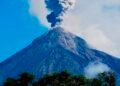 Guatemala: Volcán de Fuego lanza ceniza hasta 4,700 msnm y afecta áreas de Sacatepéquez y la capital