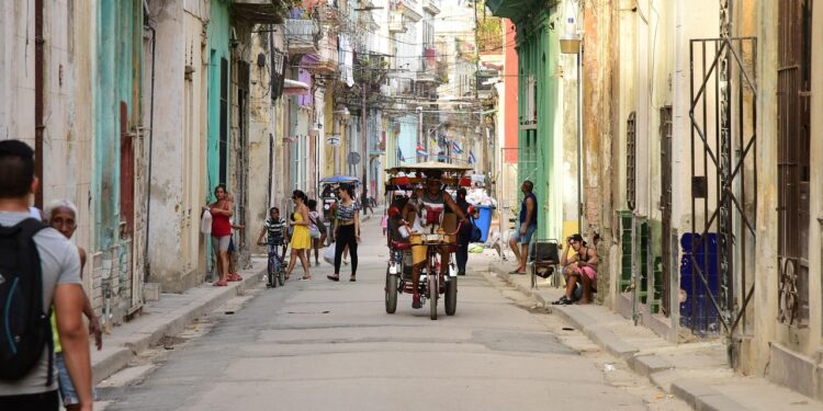 Costa Rica recomienda a sus ciudadanos salir de Cuba