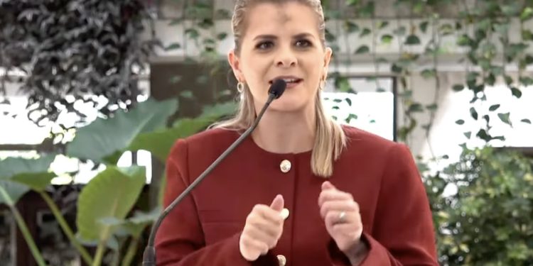 Costa Rica: La promesa de Laura Fernández y su plan Tercera República enfrenta desafíos, advierte CETCAM