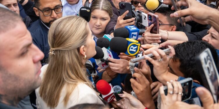 Toma de posesión de Laura Fernández sería en el Estado Nacional de Costa Rica para permitir la participación ciudadana