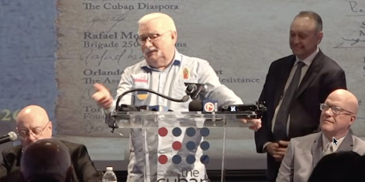 Expresidente polaco Wałęsa aboga por cambio interno para liberar Nicaragua