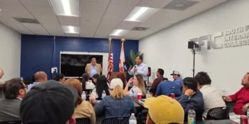 Opositores nicaragüenses se reúnen en Miami en busca de unir esfuerzos contra dictadura Ortega-Murillo