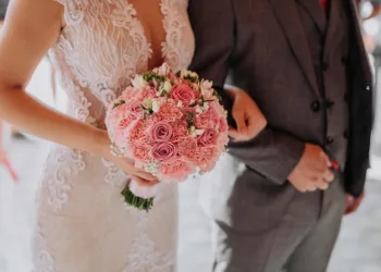 Los costarricenses se están casando menos y los que se deciden, lo hacen a mayor edad