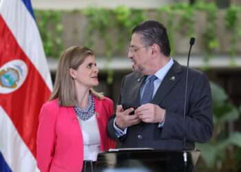 Chaves designa a Laura Fernández como ministra de la Presidencia hasta el 8 de mayo