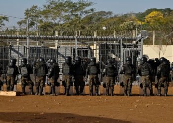 Arévalo resalta baja del 50 % en homicidios en Guatemala con estado de sitio, pero dice no quiere hacer lo mismo que Bukele