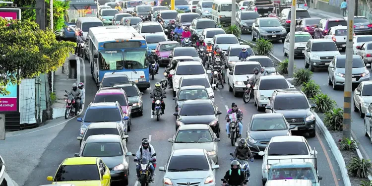 Tráfico en Guatemala: 6.4 millones de vehículos, 54 días perdidos al año y una red vial que no alcanza
