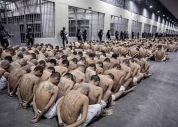 El CECOT cumple tres años y alberga hasta 40,000 reos bajo un régimen sin precedentes