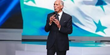 Asfura anuncia reducción de 20 instituciones y defiende estabilidad fiscal de Honduras