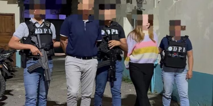 Capturan en Honduras a un abogado y su pareja acusados de agresión sexual contra una niña de 14 años