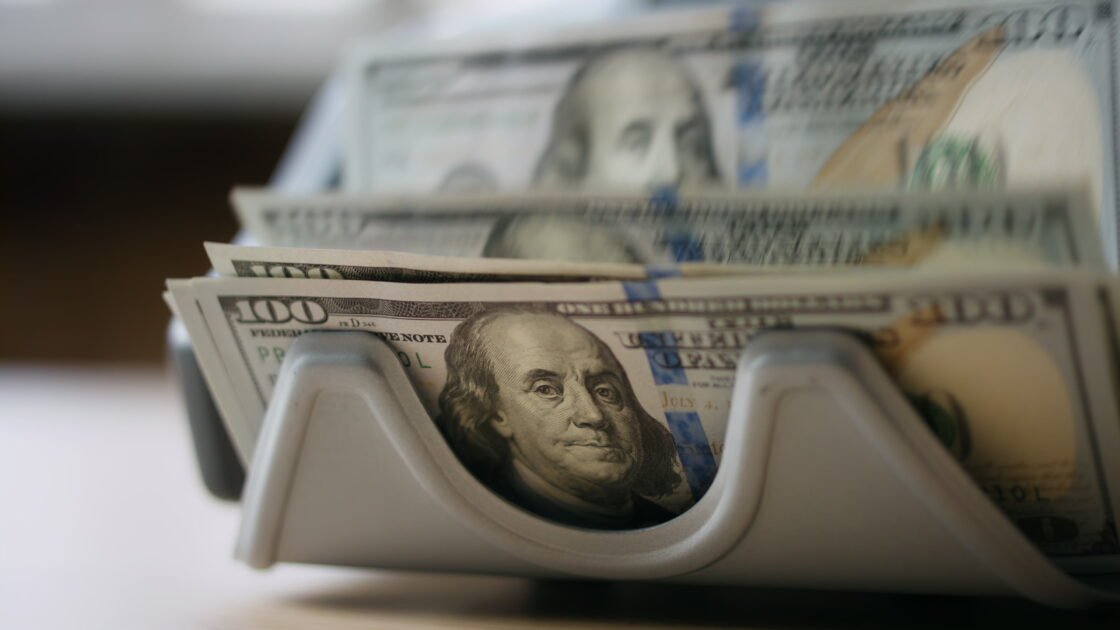 dólares, banca salvadoreña