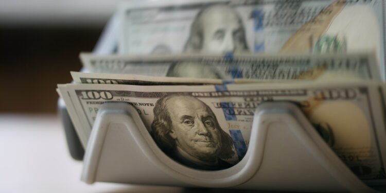 dólares, banca salvadoreña