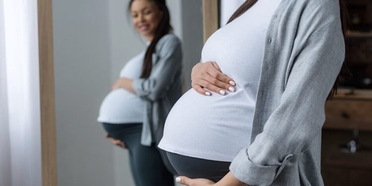 Costa Rica envejece y enfrenta menor fuerza laboral y mayor presión sobre las pensiones