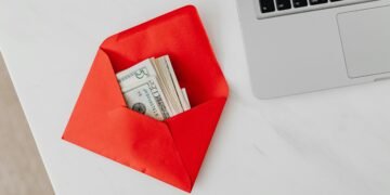 Centroamérica envió transferencias por $472 millones en 2025, El Salvador originó siete de cada diez dólares