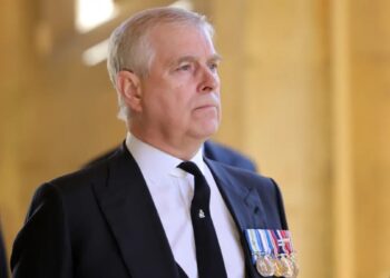 Arrestan al príncipe Andrés en Reino Unido por el caso Epstein: escándalo sacude a la monarquía británica