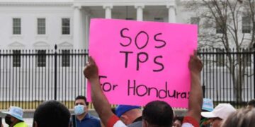 Gobierno hondureño dice no quiere “dejar solos” a hondureños amparados al TPS y busca mejorar la seguridad