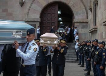 Guatemala indemnizará a familias de policías asesinados tras ataques que sacudieron la seguridad nacional en enero