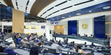 Asamblea Legislativa ratifica en El Salvador reforma constitucional que permite pena perpetua para homicidas, violadores y terroristas