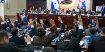El Congreso hondureño analiza reformas para imponer prisión perpetua por extorsión y asesinatos