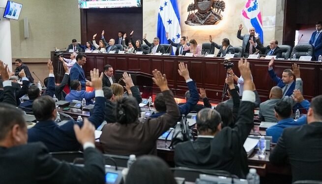 El Congreso hondureño analiza reformas para imponer prisión perpetua por extorsión y asesinatos