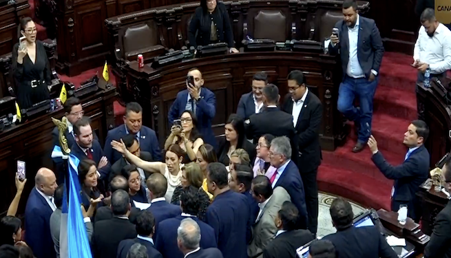 Congreso de Guatemala reelige magistrados para Corte de Constitucionalidad en larga y tensa sesión