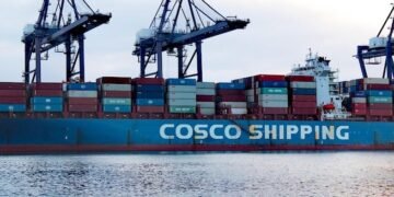 China presiona geopolíticamente a Panamá al frenar servicios portuarios de Cosco Shipping en puerto Balboa