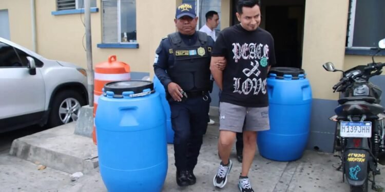 Capturan en Guatemala a familiar de cabecilla del Barrio 18 fugado de Fraijanes II