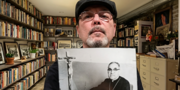 Rubén Blades y su canción a Monseñor Romero, el arzobispo salvadoreño martirizado que hoy es santo