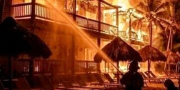 Incendio destruye parte de reconocido hotel en Roatán, Honduras
