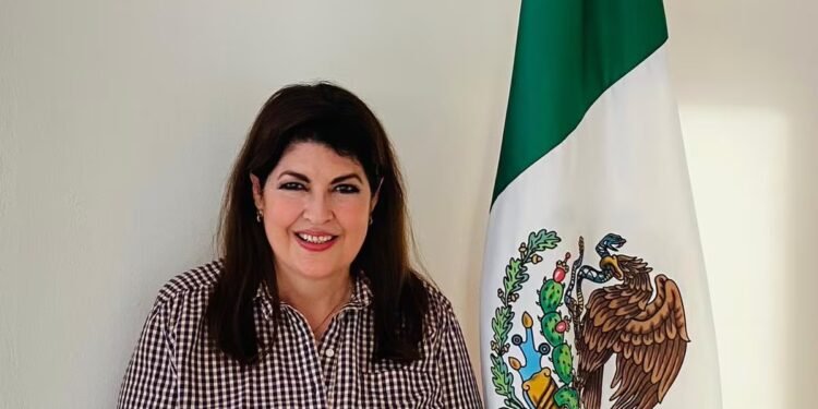 Exembajadora de México en Belice se niega a entregar sede diplomática tras fin de su cargo