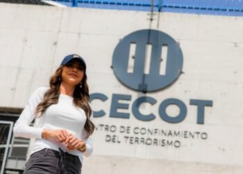 Trump destituye a Kristi Noem del Departamento de Seguridad Nacional y nombra a Markwayne Mullin como reemplazo