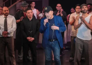 Rubén Blades sorprende en el musical Maestra Vida en Panamá y rinde homenaje a Willie Colón